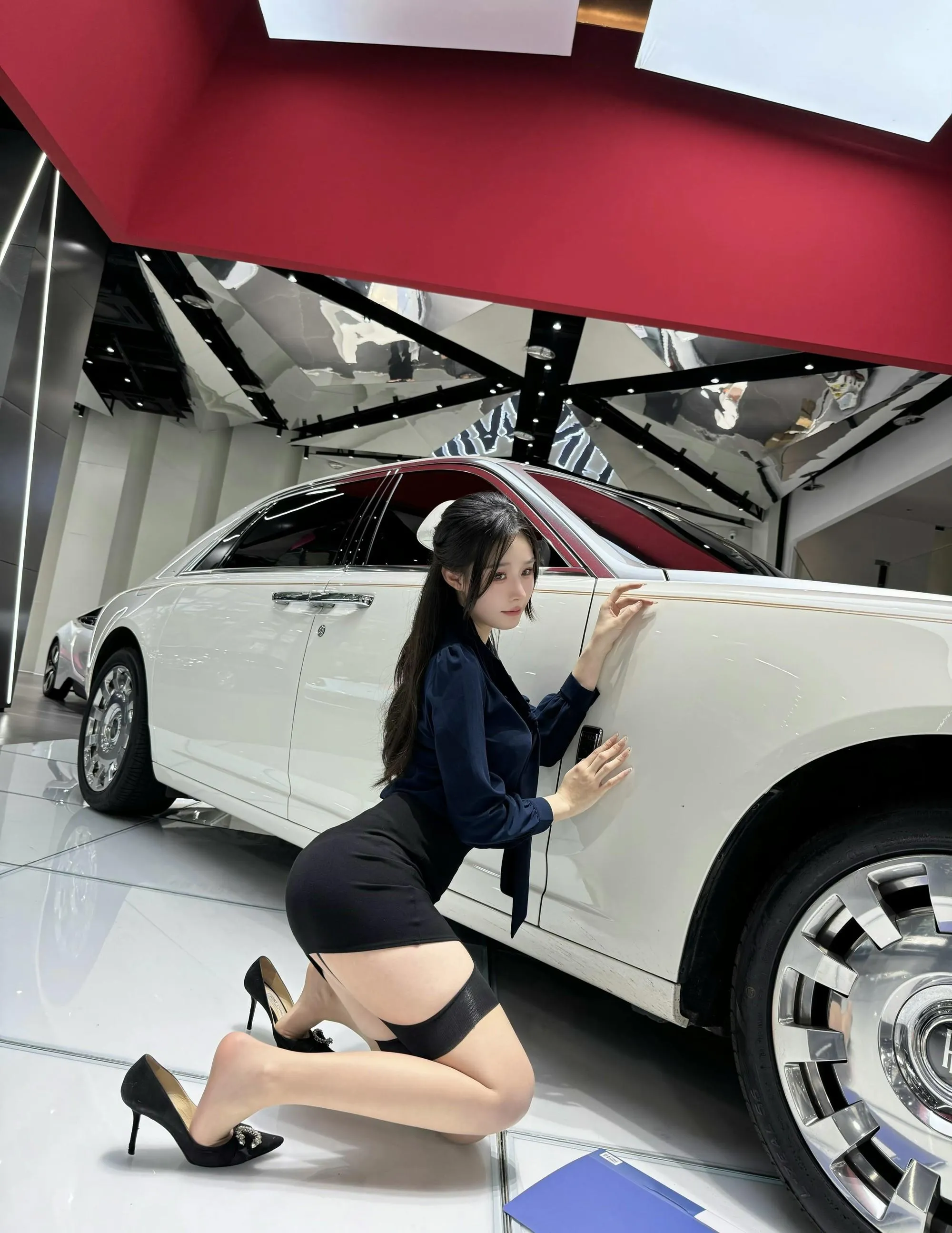 是小逗逗 – NO.007 30粉丝著名美团外卖媛网红模特 全量资源 极品露脸大长腿顶级露出专家 [309P]插图